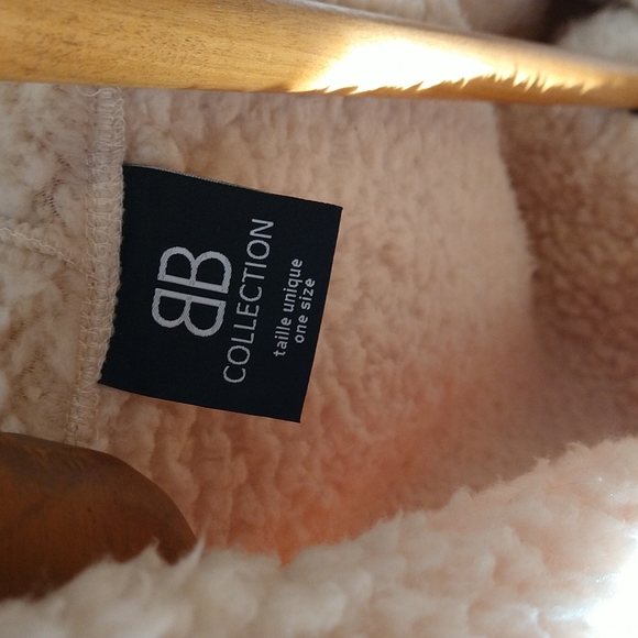 One size wearable blanket - Picture 6 of 7